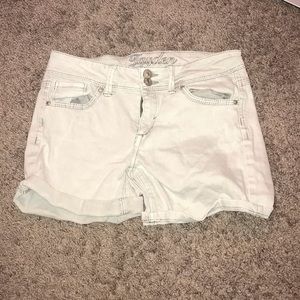 Delia’s light wash jean shorts